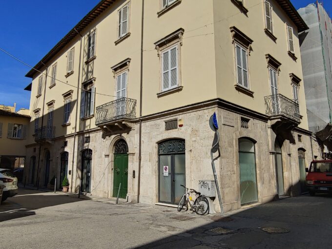 Codice 830