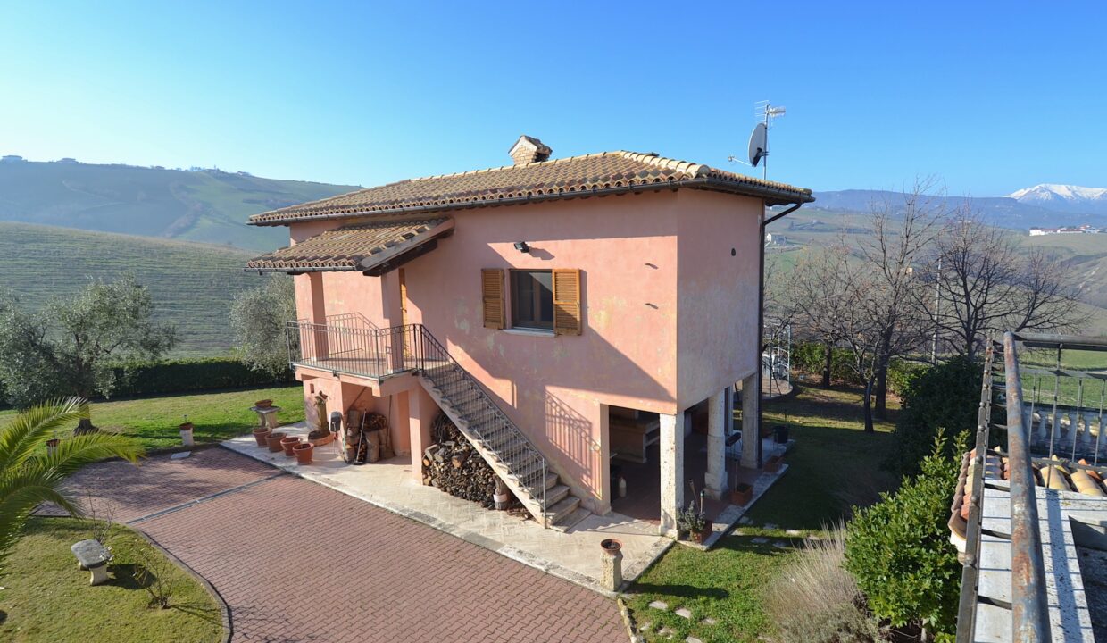 G152236807380003