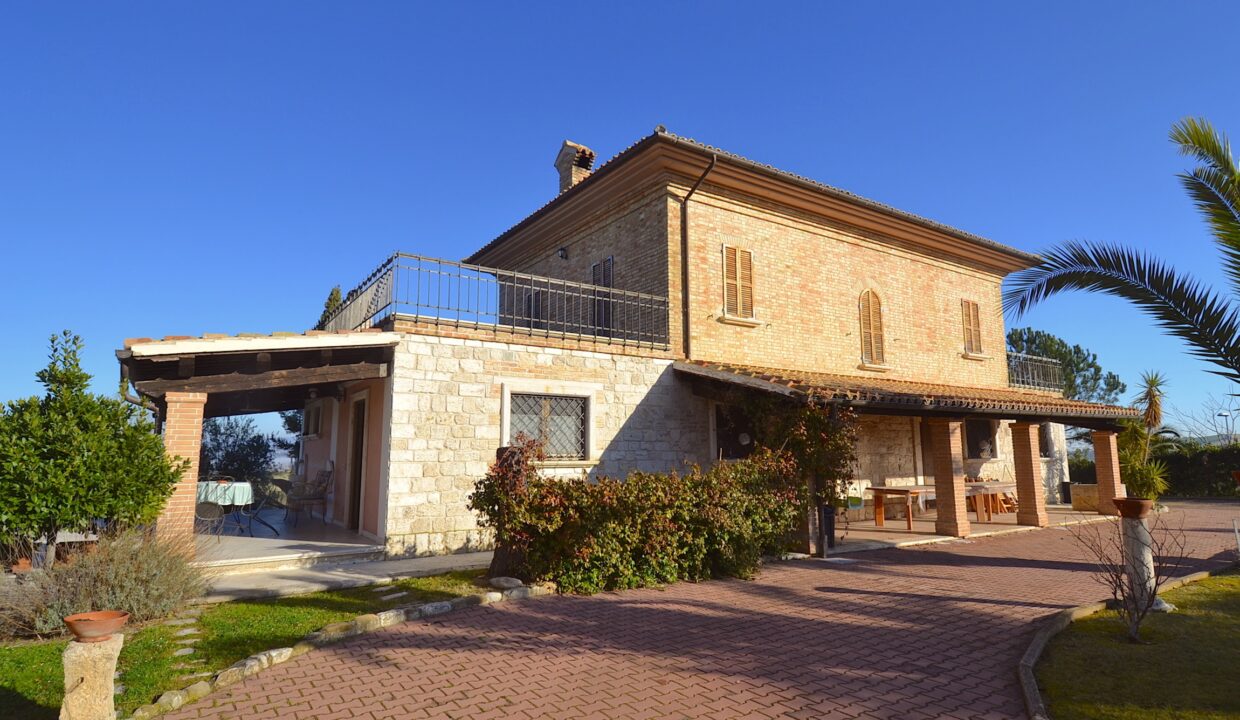 G1522367937856300