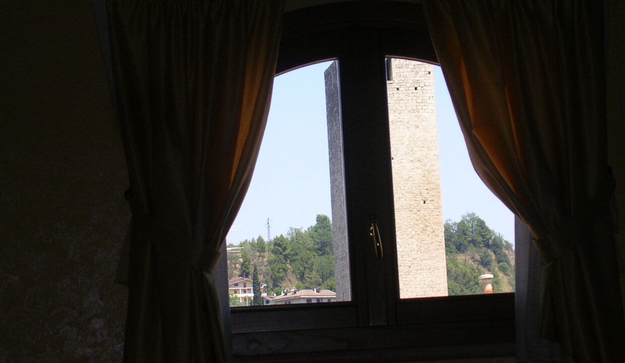 VIA CORFINIO 036